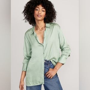 Satin Boyfriend Shirt in mint